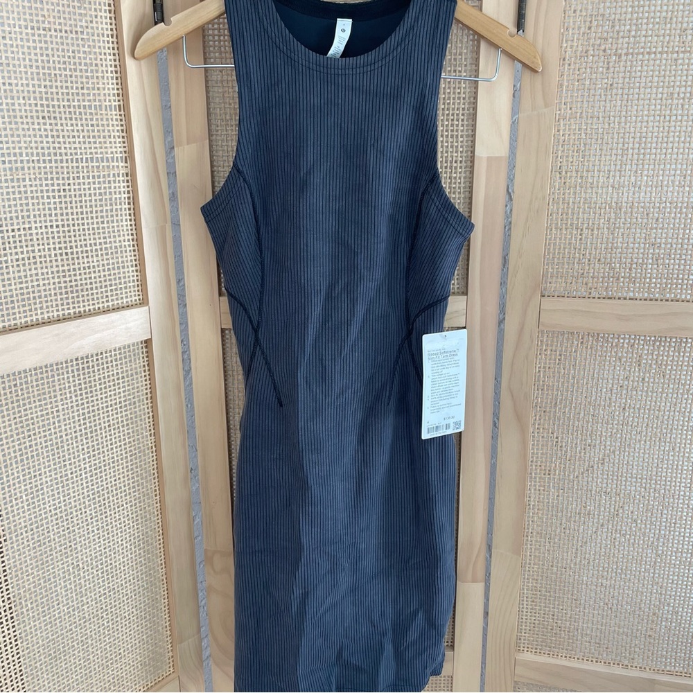 NWT LULULEMON RIBBED SOFTSTREME SLIM FIT TANK DRESS BLACK SIZE 4